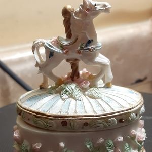 Hobby horse trinket box